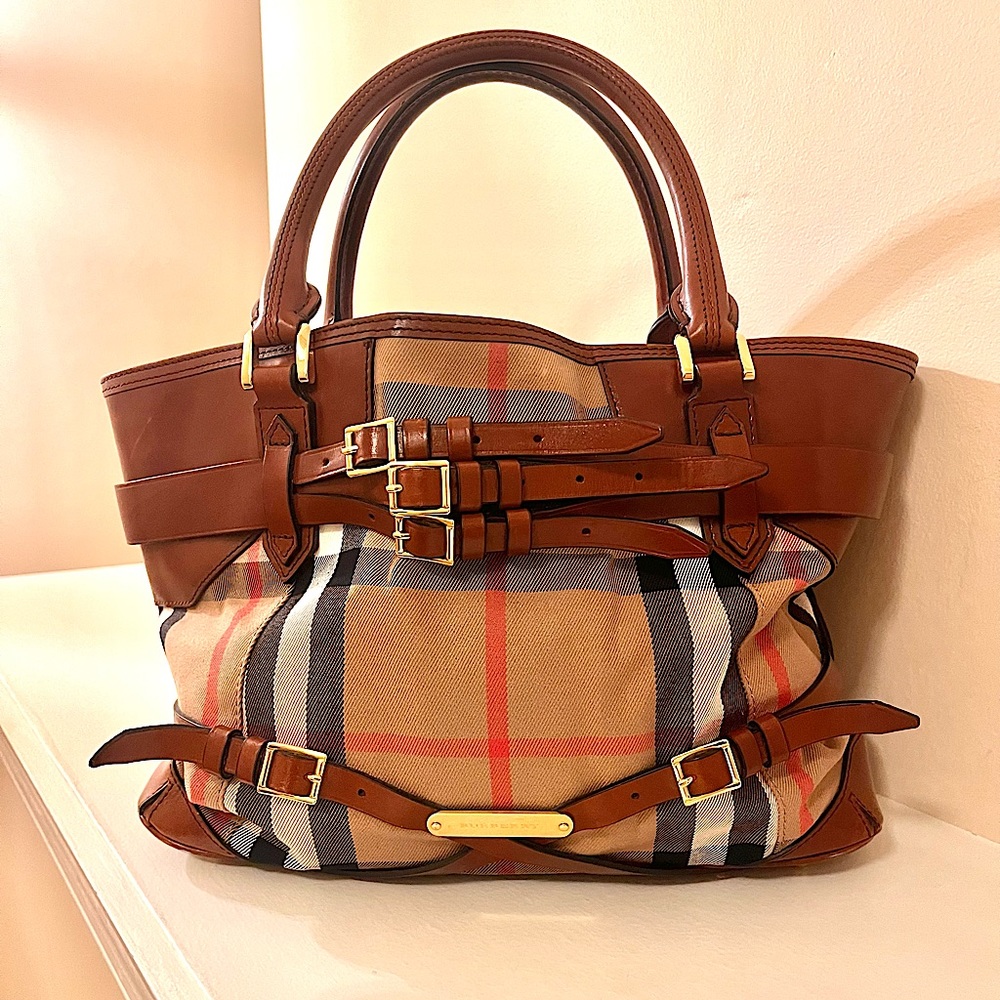 Burberry House Check Bridle Lynher Tote in Brown